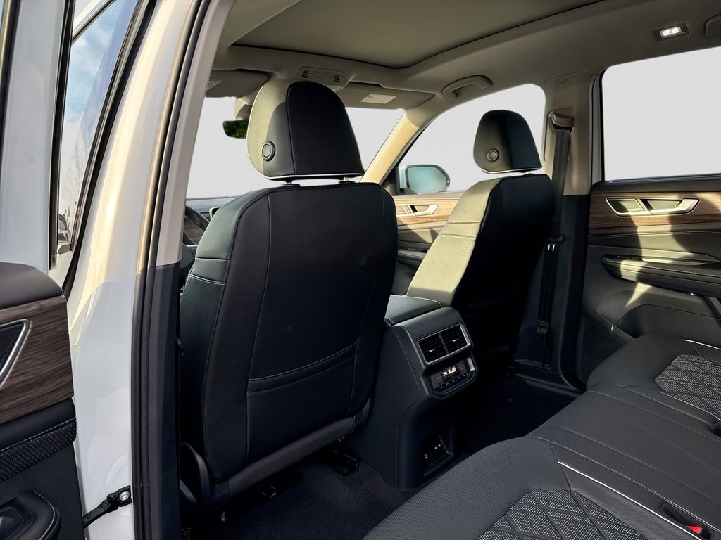 Thumbnail: 2026 Volkswagen Atlas - 13