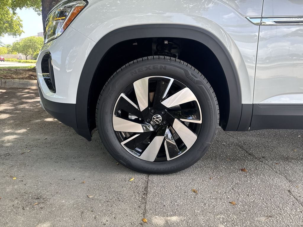 Thumbnail: 2026 Volkswagen Atlas - 6
