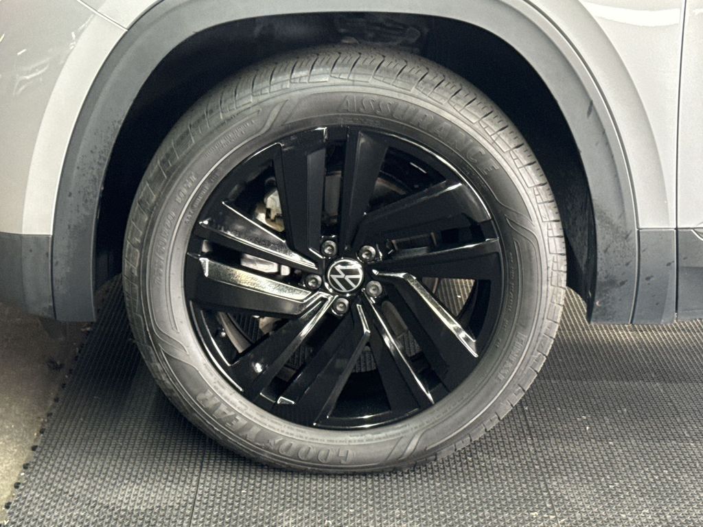 Thumbnail: 2023 Volkswagen Atlas - 8