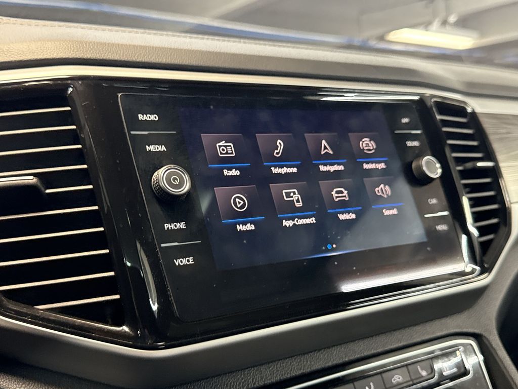Thumbnail: 2023 Volkswagen Atlas - 24