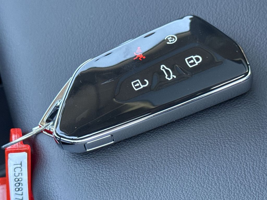 Thumbnail: 2026 Volkswagen Atlas - 17