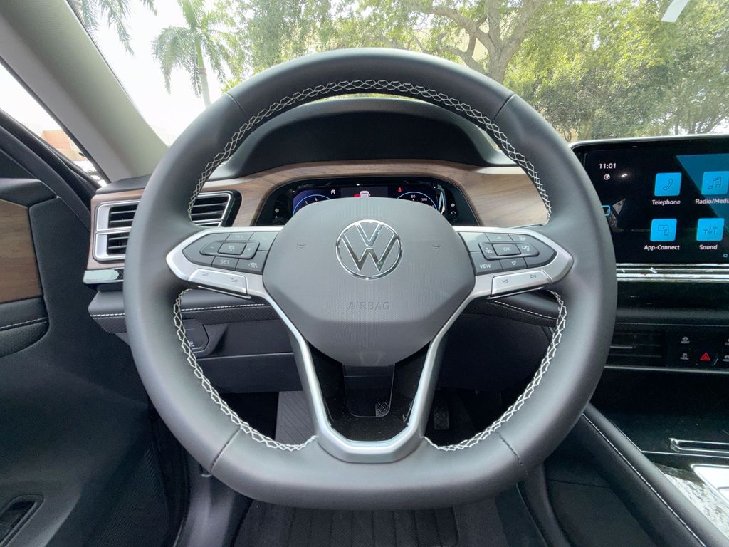 Thumbnail: 2026 Volkswagen Atlas - 10