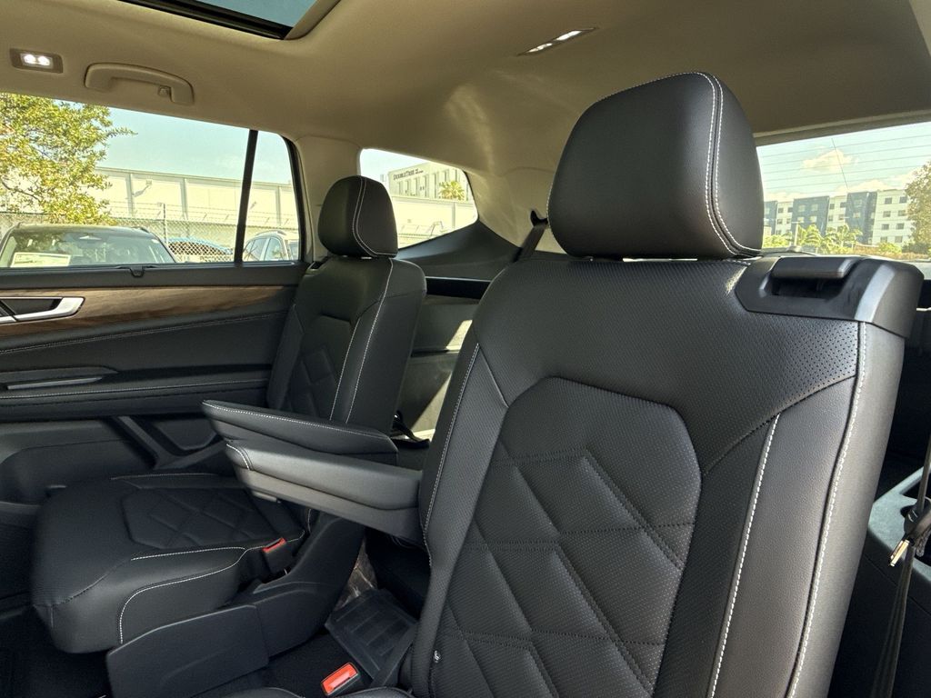 Thumbnail: 2026 Volkswagen Atlas - 12