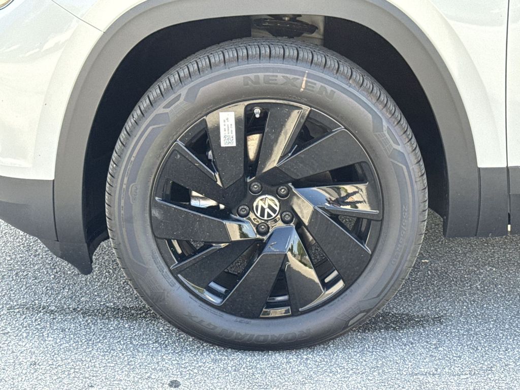 Thumbnail: 2026 Volkswagen Atlas - 7