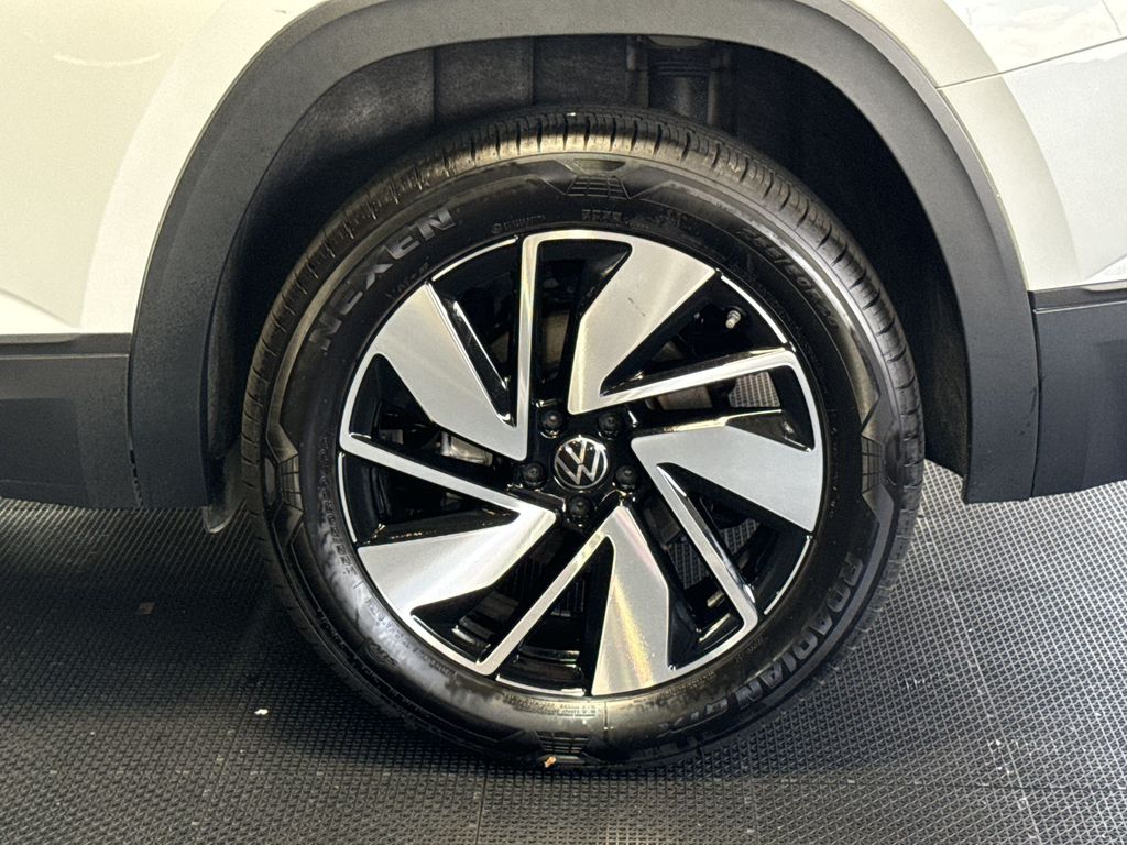 Thumbnail: 2026 Volkswagen Atlas - 8