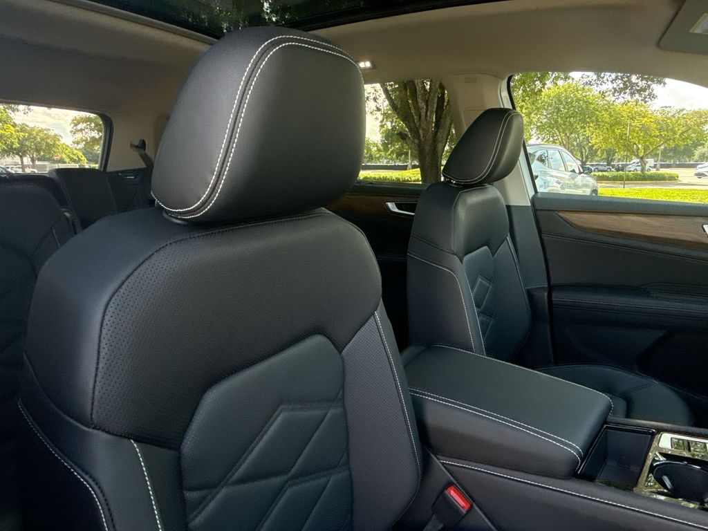 Thumbnail: 2026 Volkswagen Atlas - 12