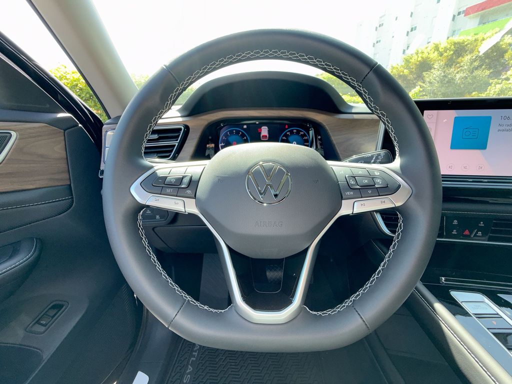 Thumbnail: 2026 Volkswagen Atlas - 10