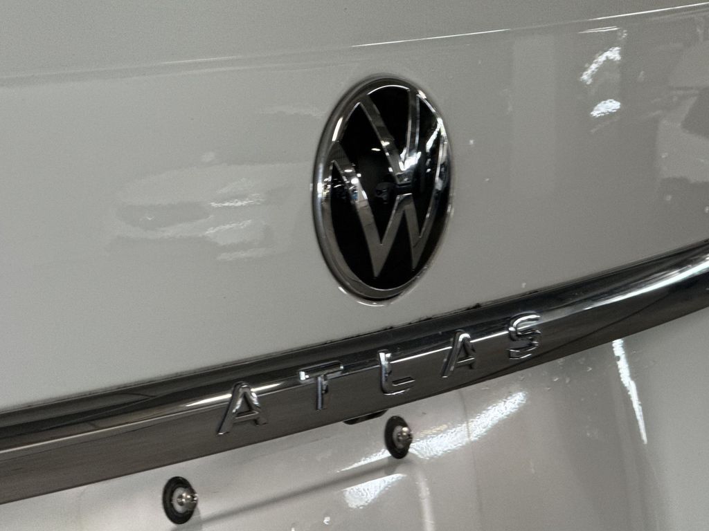 Thumbnail: 2023 Volkswagen Atlas - 7