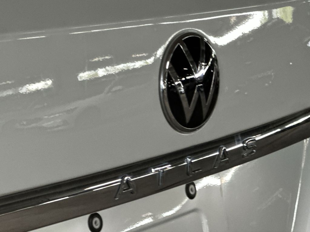 Thumbnail: 2023 Volkswagen Atlas - 6