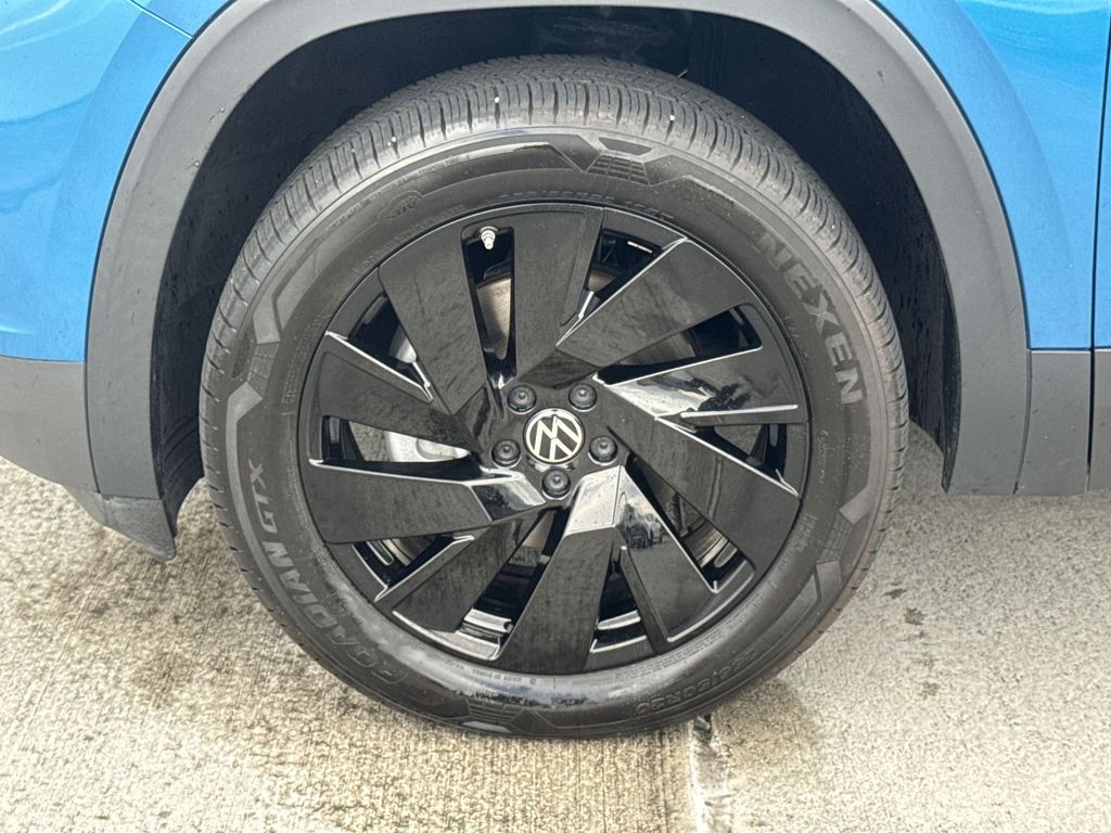 Thumbnail: 2024 Volkswagen Atlas - 8