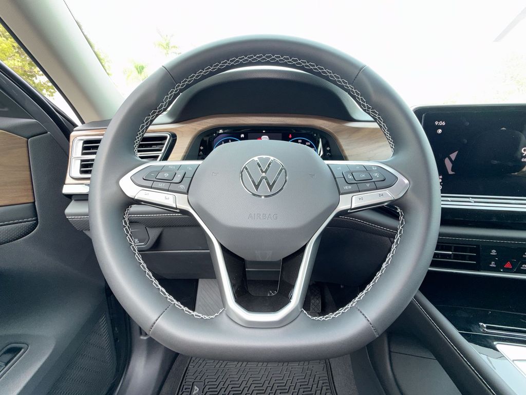 Thumbnail: 2026 Volkswagen Atlas - 9