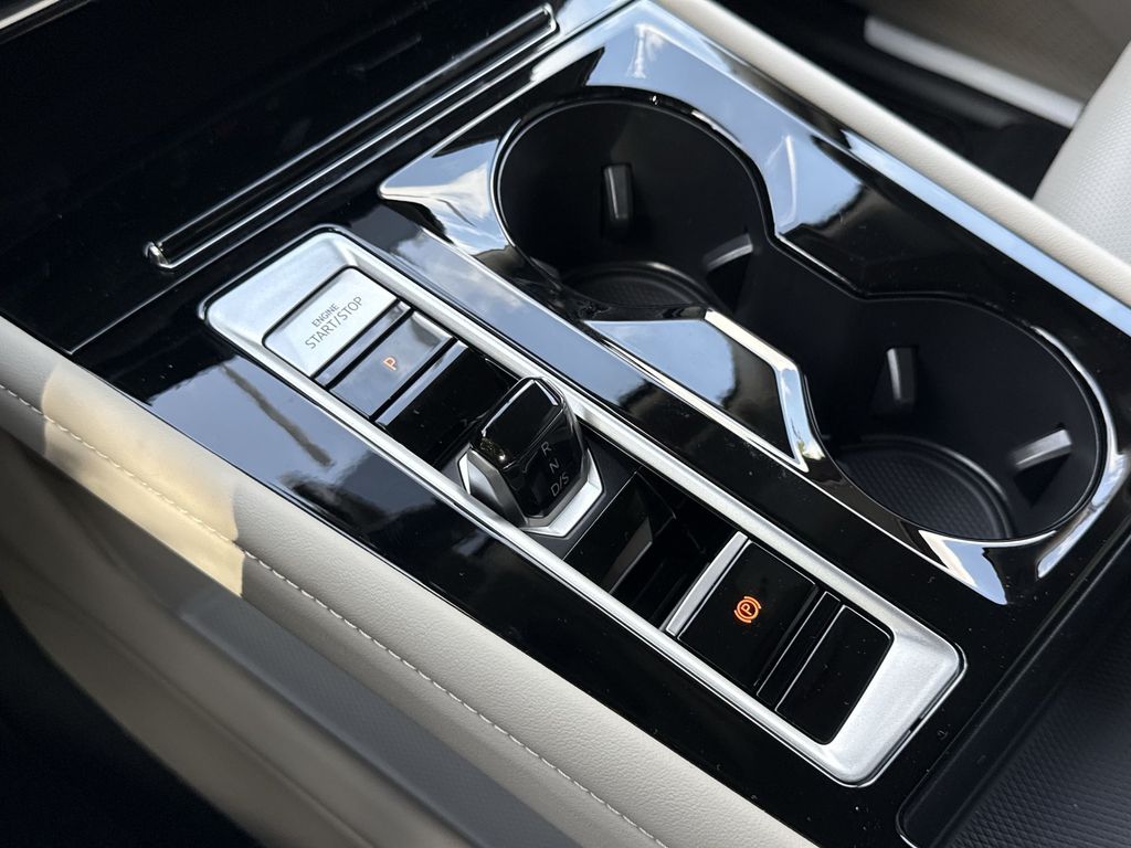 Thumbnail: 2026 Volkswagen Atlas - 16