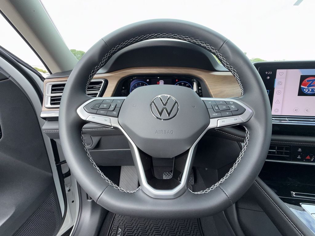 Thumbnail: 2026 Volkswagen Atlas - 9