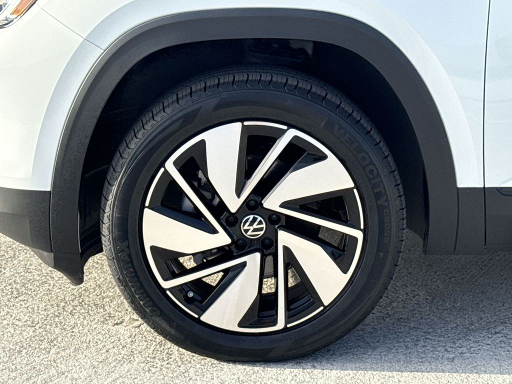 Thumbnail: 2024 Volkswagen Atlas - 8