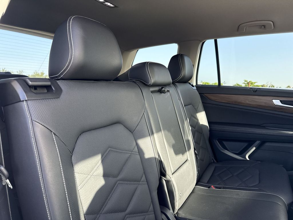Thumbnail: 2024 Volkswagen Atlas - 28