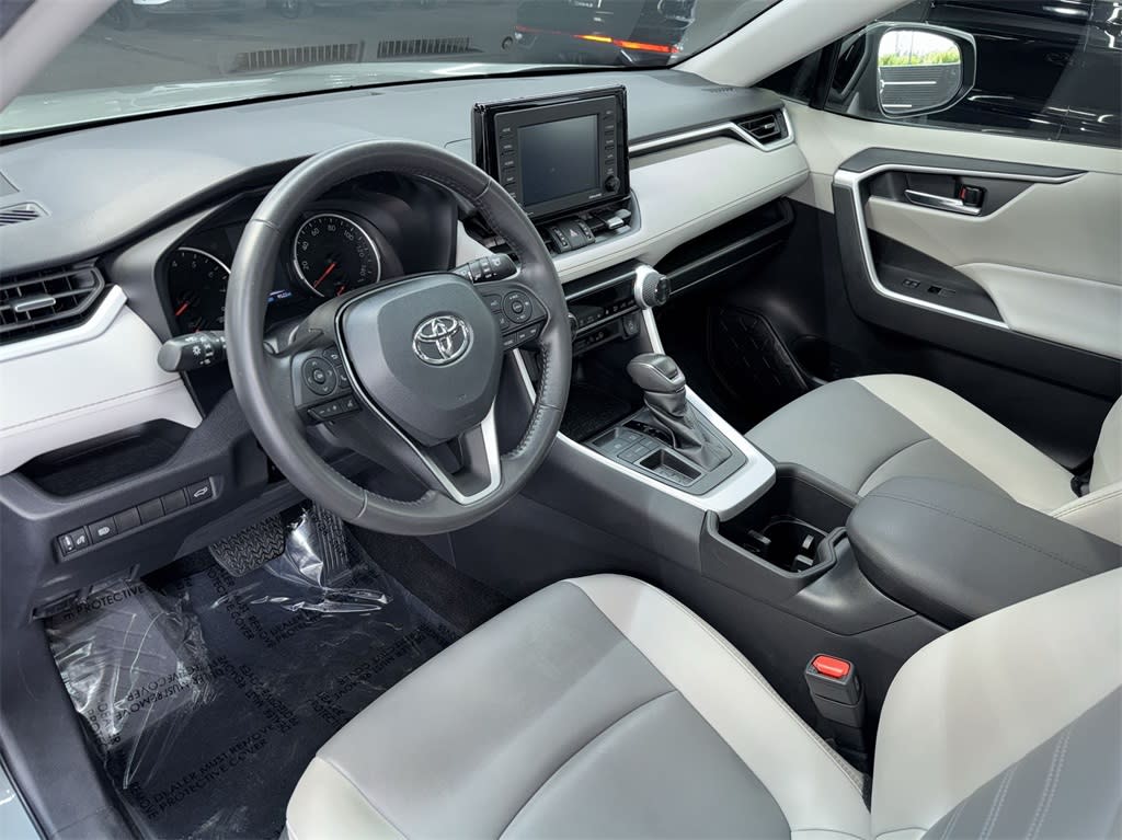 2022 Toyota RAV4 XLE Premium 2