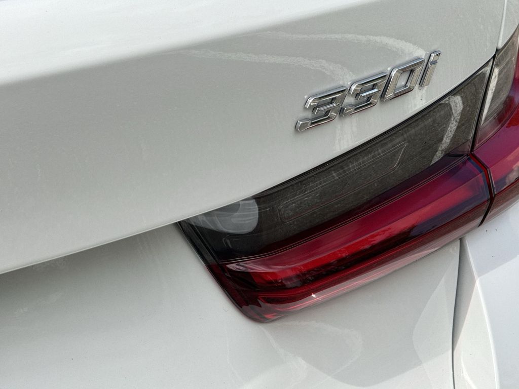 Thumbnail: 2024 BMW 3 Series - 23