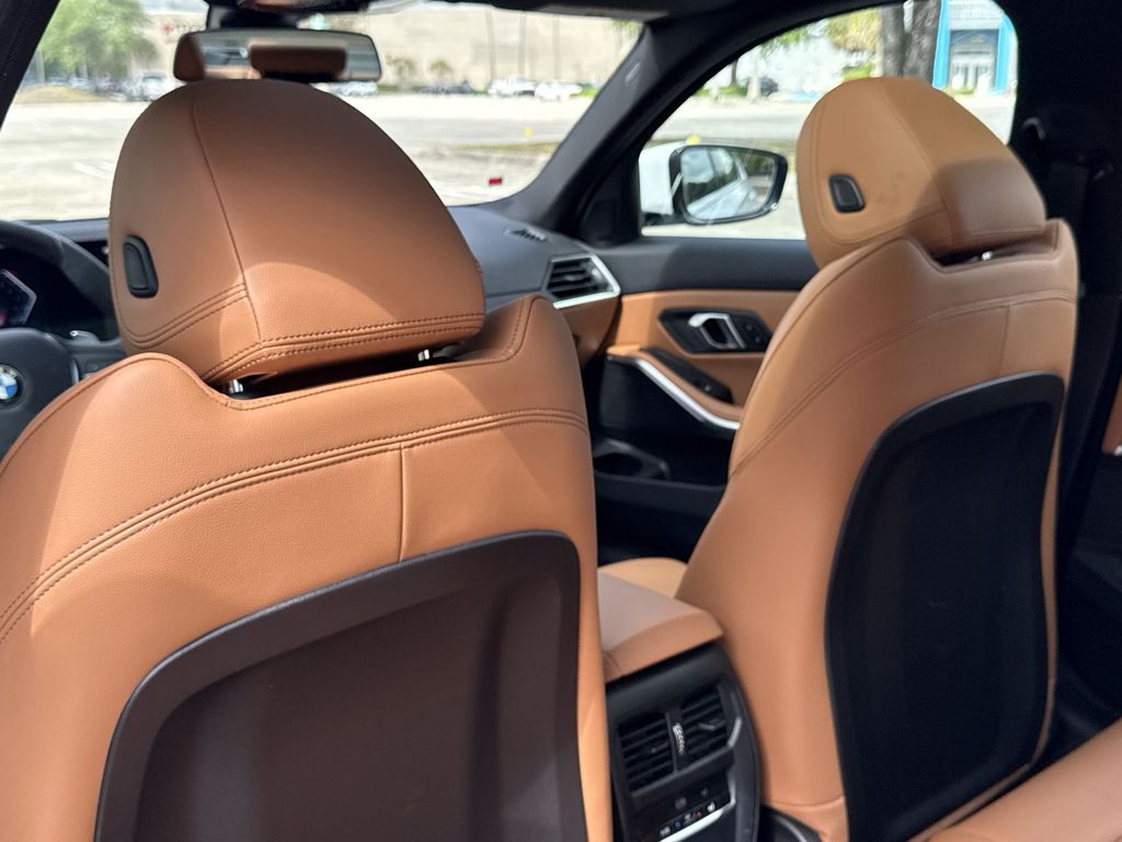 Thumbnail: 2024 BMW 3 Series - 28
