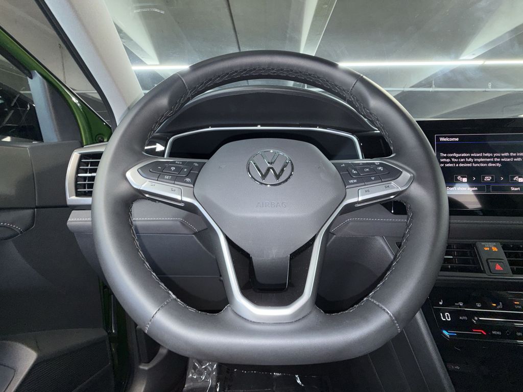 Thumbnail: 2025 Volkswagen Taos - 10