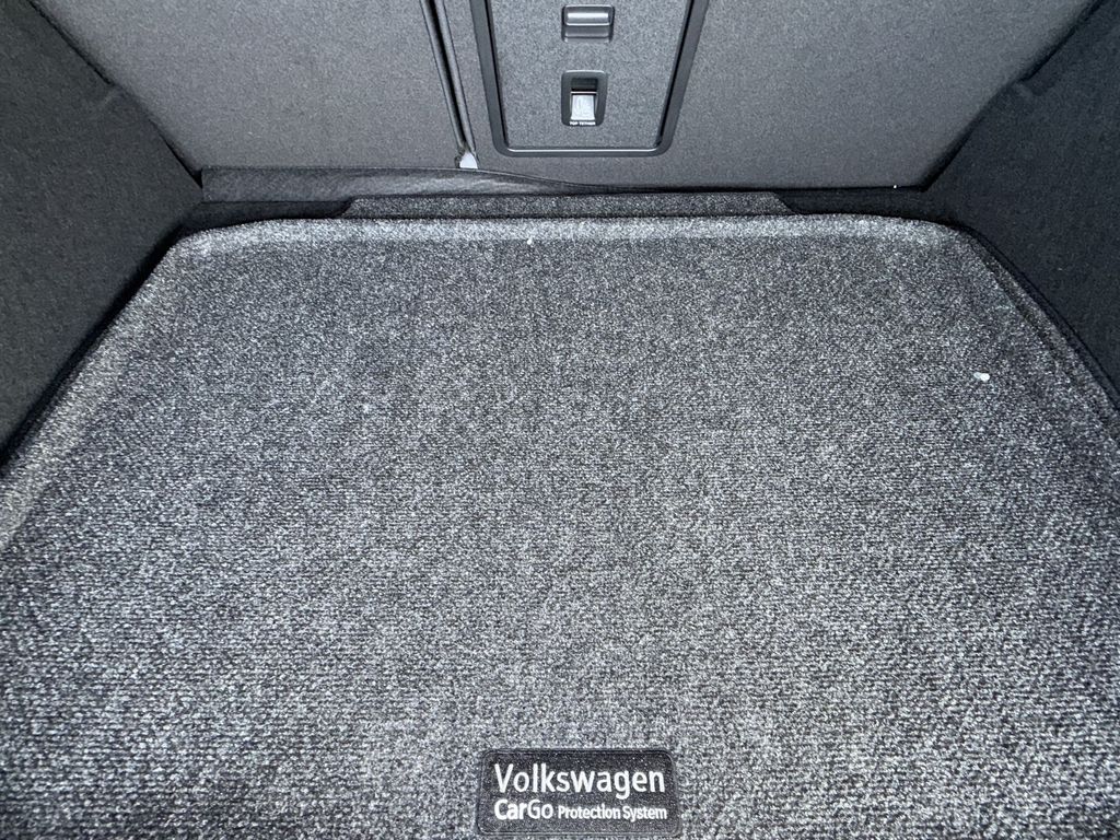 Thumbnail: 2025 Volkswagen Taos - 18