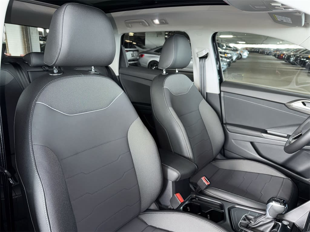 Thumbnail: 2025 Volkswagen Taos - 11