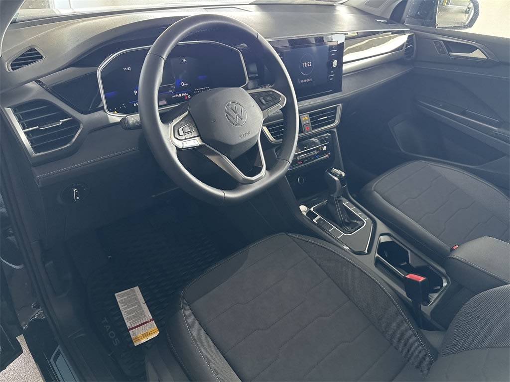 Thumbnail: 2025 Volkswagen Taos - 2