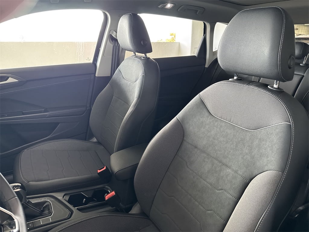 Thumbnail: 2025 Volkswagen Taos - 10