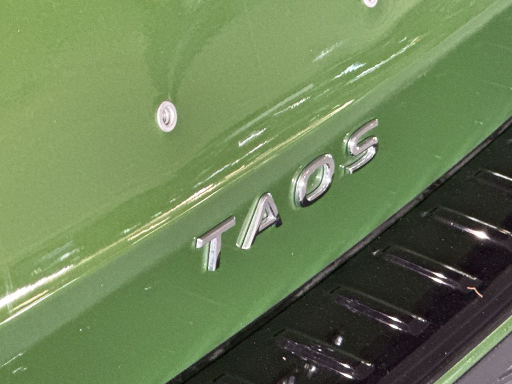 Thumbnail: 2025 Volkswagen Taos - 7