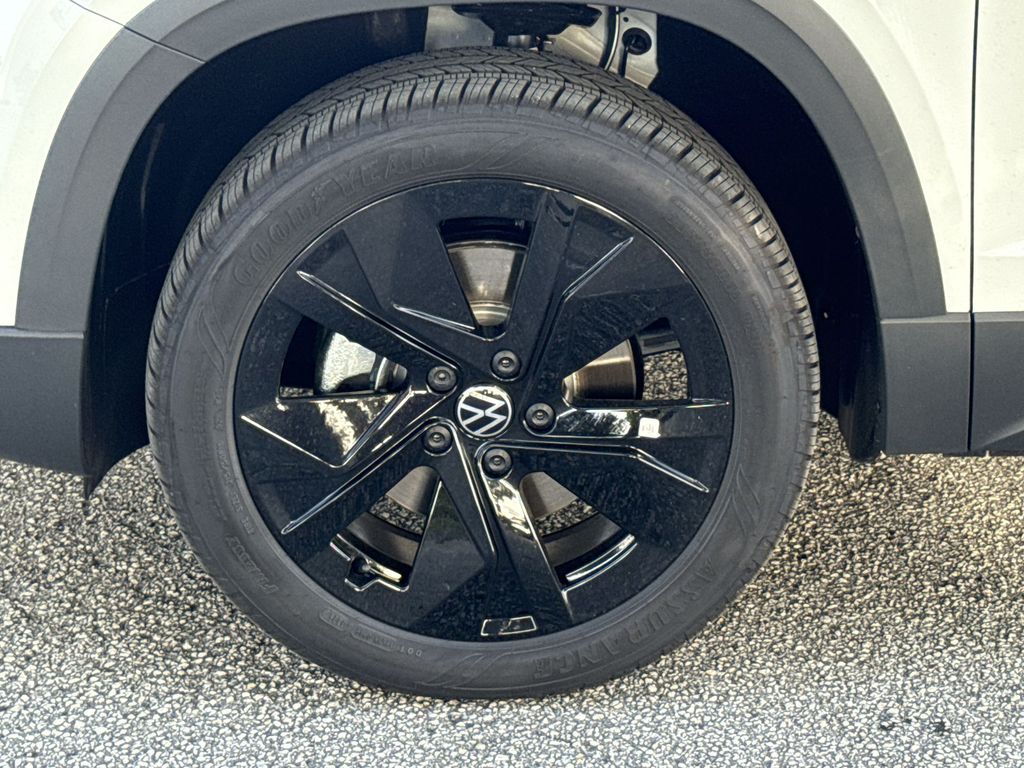 Thumbnail: 2026 Volkswagen Taos - 8