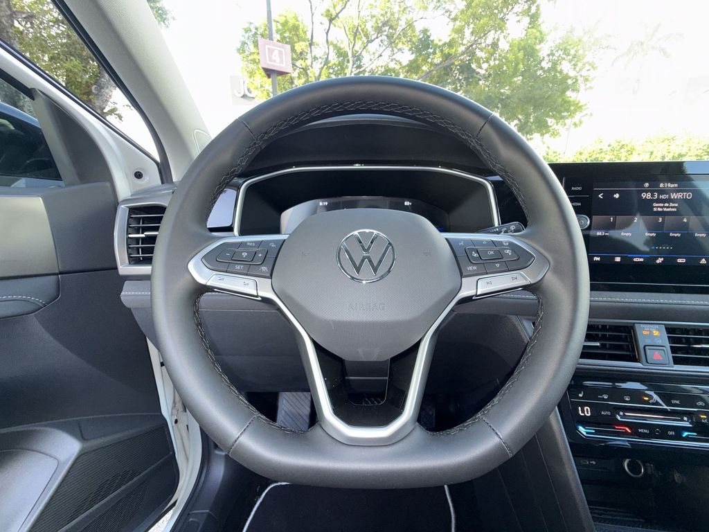 Thumbnail: 2026 Volkswagen Taos - 10