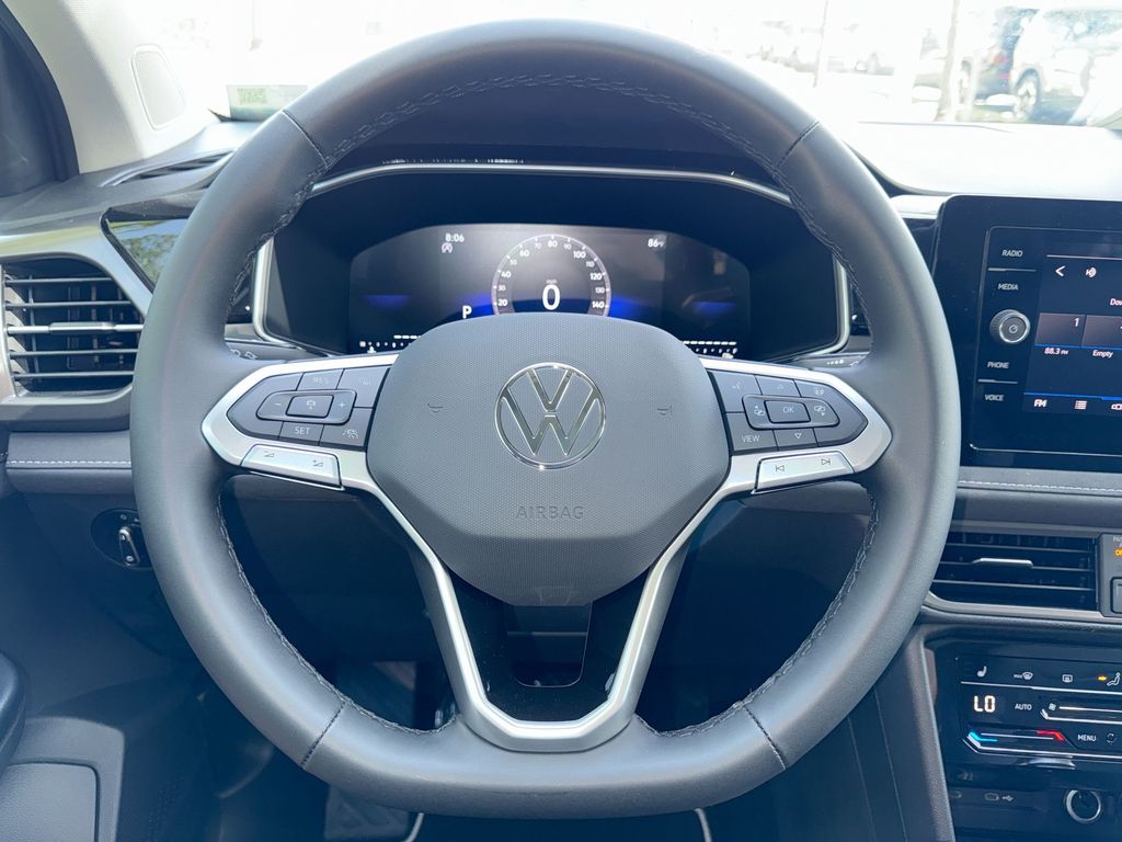 Thumbnail: 2026 Volkswagen Taos - 9