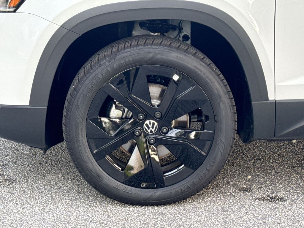 Thumbnail: 2026 Volkswagen Taos - 8