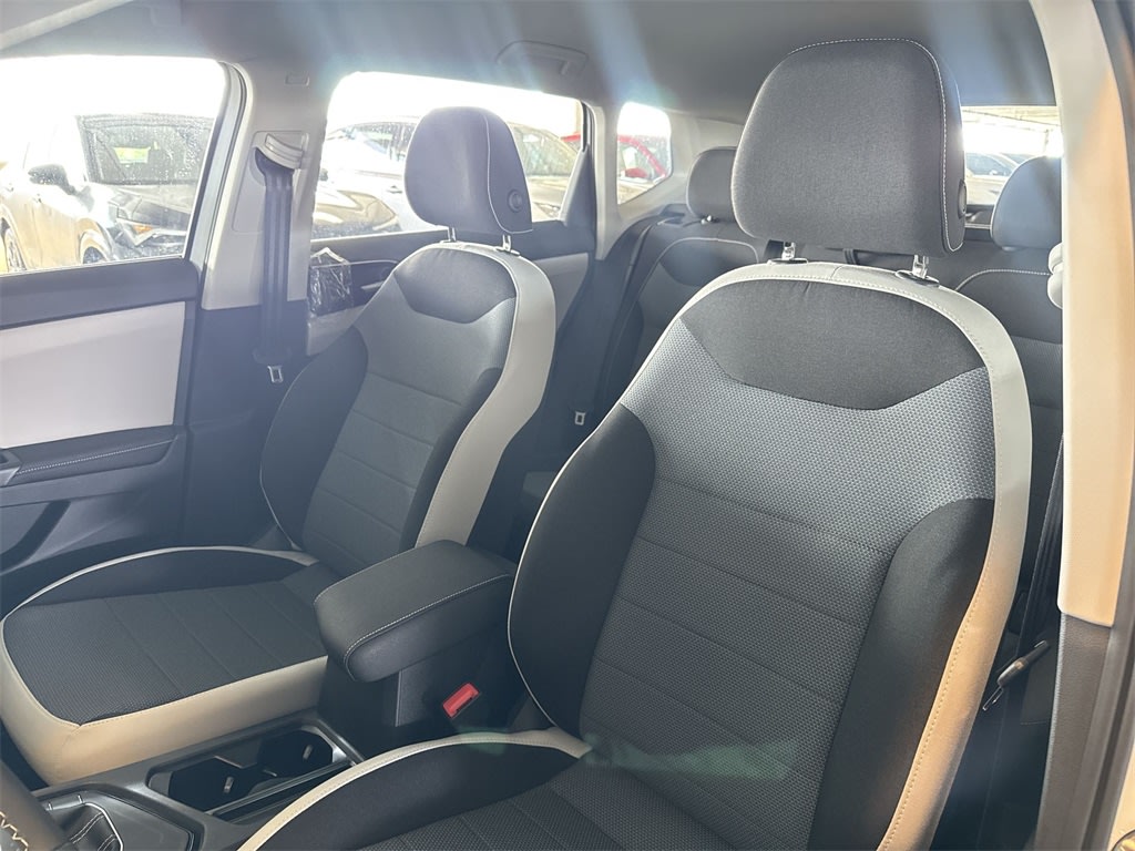 Thumbnail: 2025 Volkswagen Taos - 12