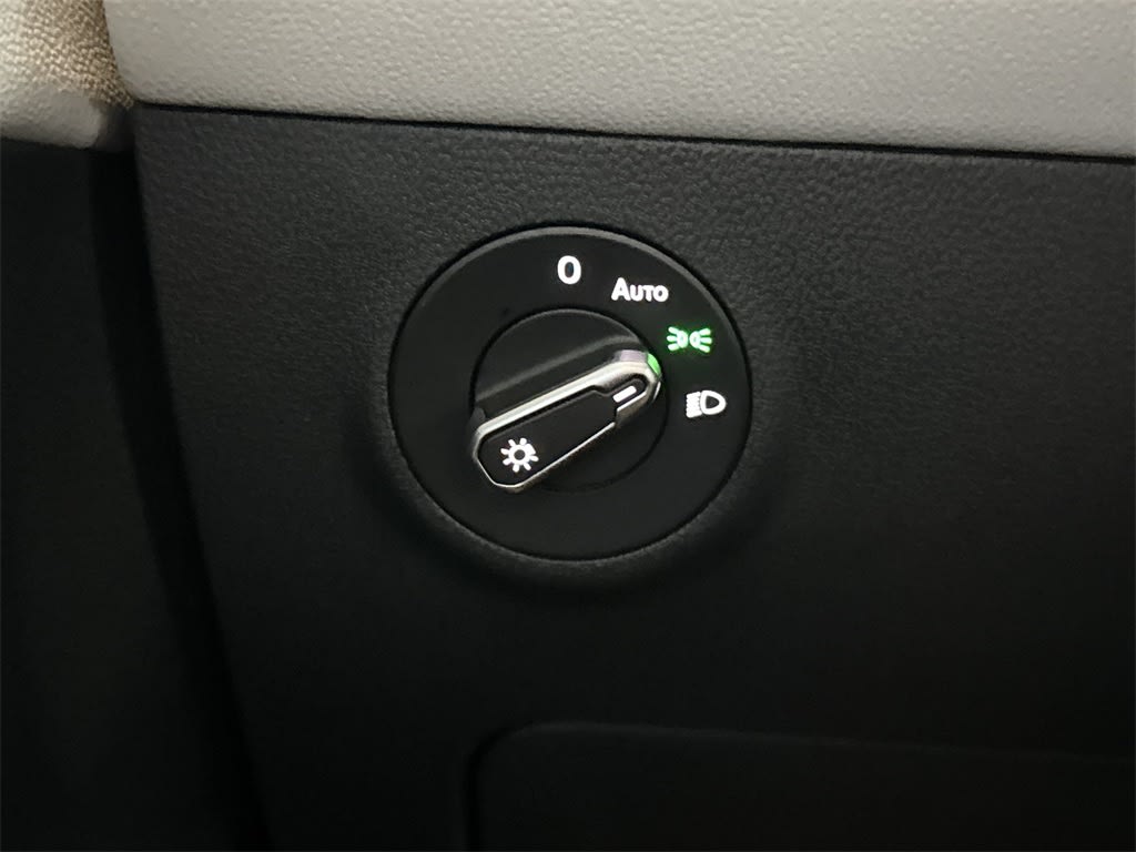 Thumbnail: 2025 Volkswagen Taos - 24