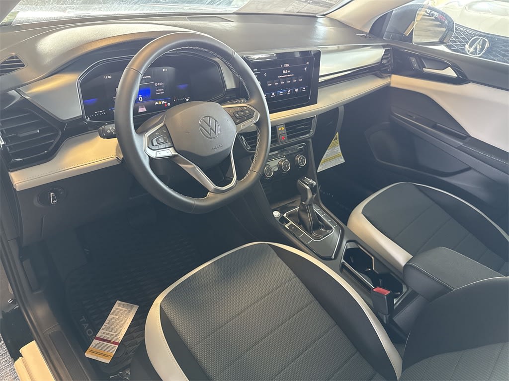 Thumbnail: 2025 Volkswagen Taos - 2