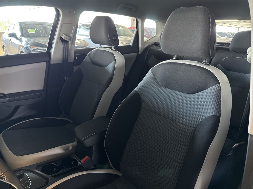 Thumbnail: 2025 Volkswagen Taos - 12