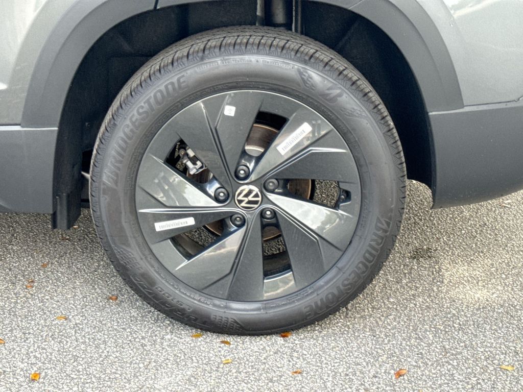 Thumbnail: 2026 Volkswagen Taos - 8