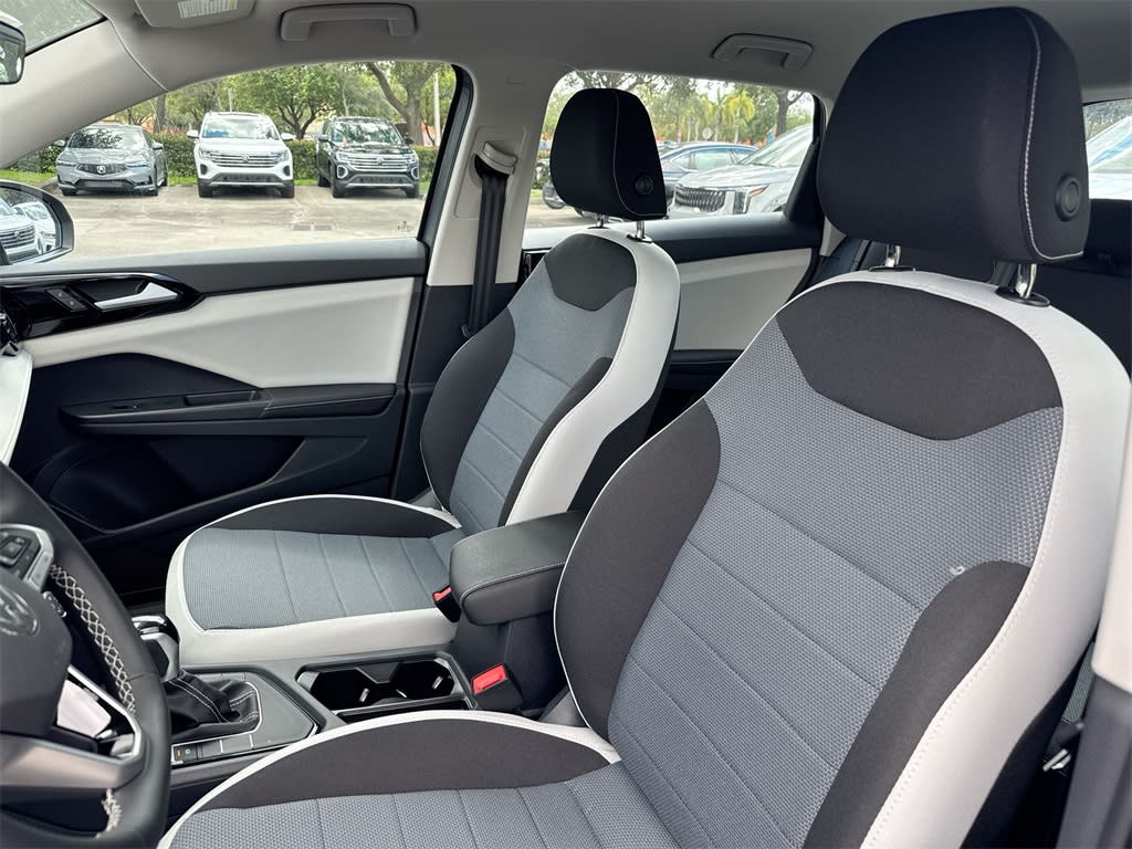 Thumbnail: 2025 Volkswagen Taos - 10