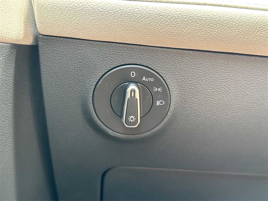 Thumbnail: 2025 Volkswagen Taos - 25