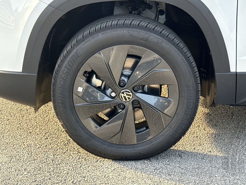 Thumbnail: 2026 Volkswagen Taos - 8