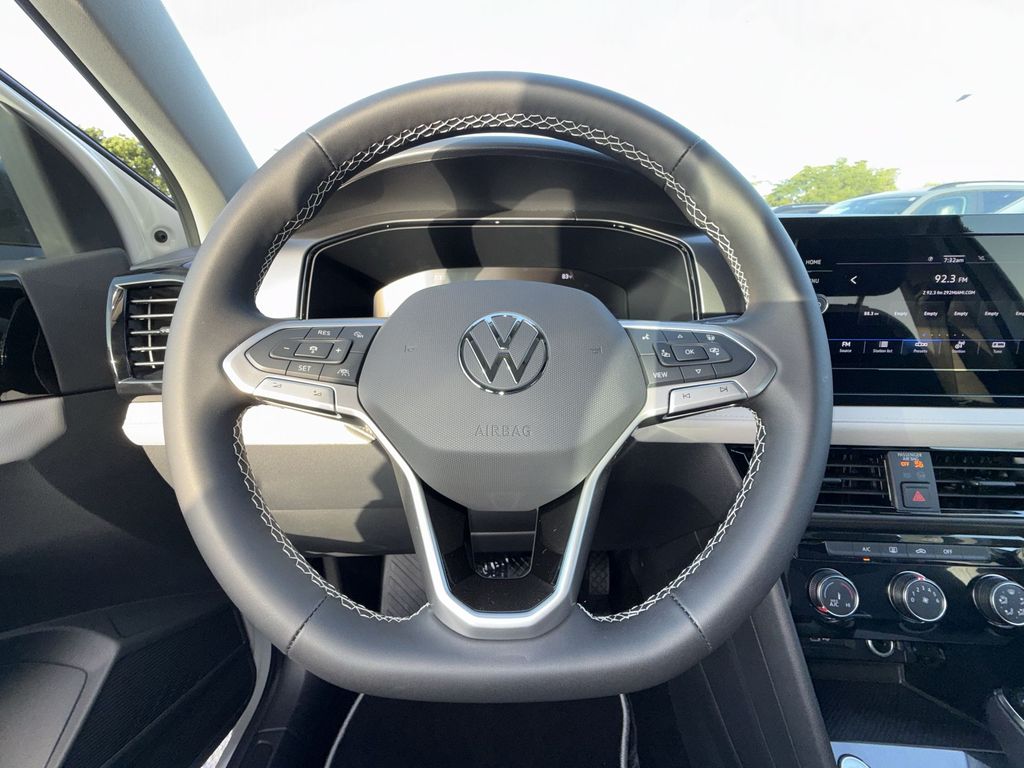 Thumbnail: 2026 Volkswagen Taos - 10