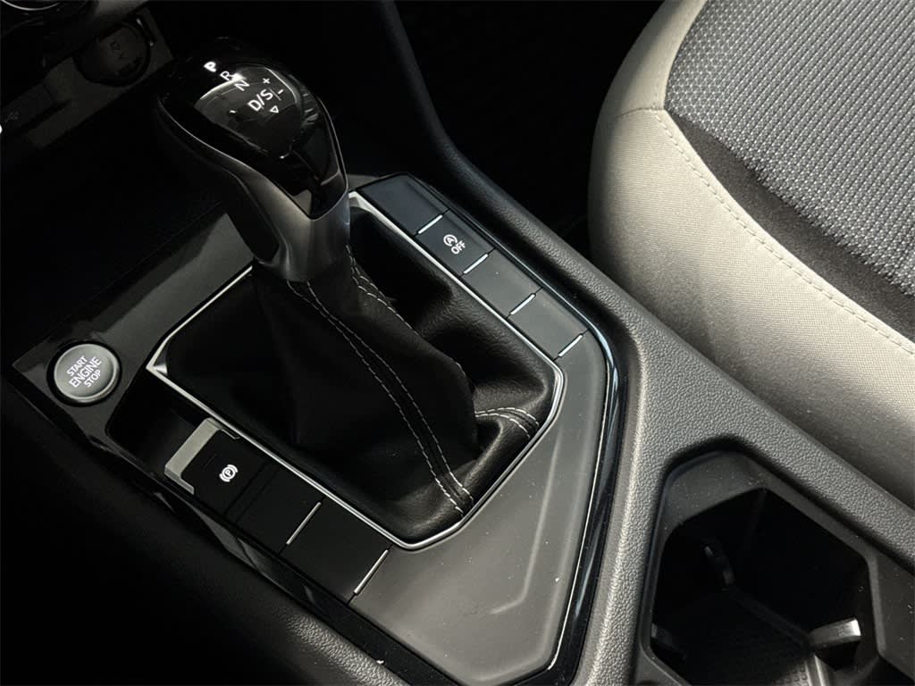 2025 Volkswagen Taos S 16