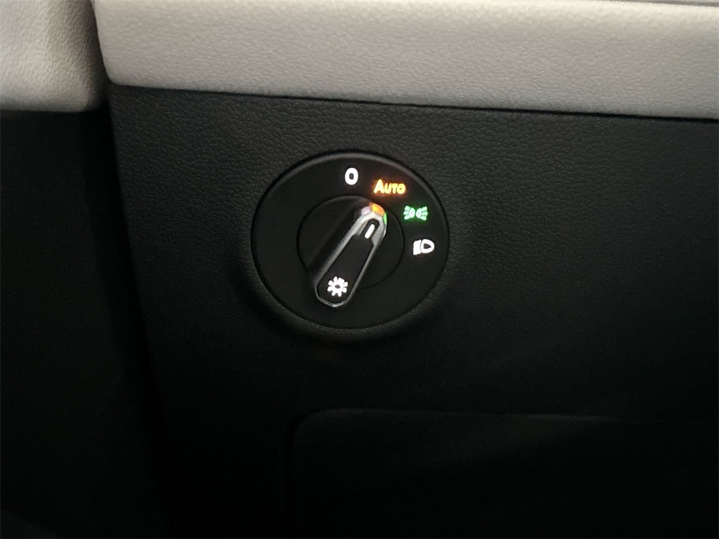 Thumbnail: 2025 Volkswagen Taos - 25