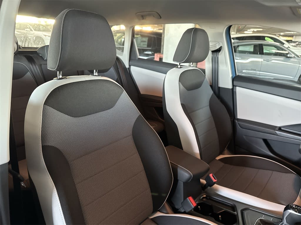 Thumbnail: 2025 Volkswagen Taos - 11