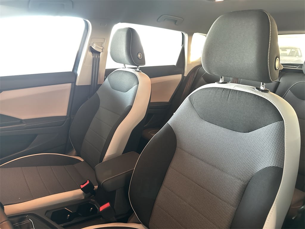 Thumbnail: 2025 Volkswagen Taos - 13