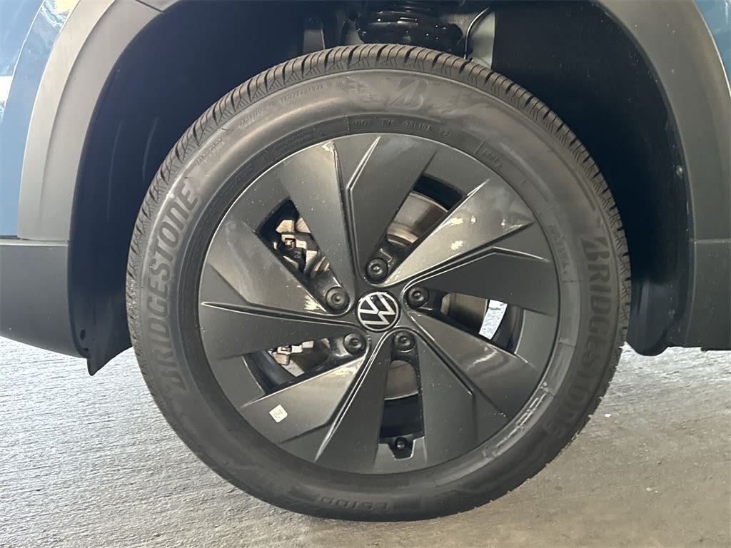 Thumbnail: 2025 Volkswagen Taos - 8