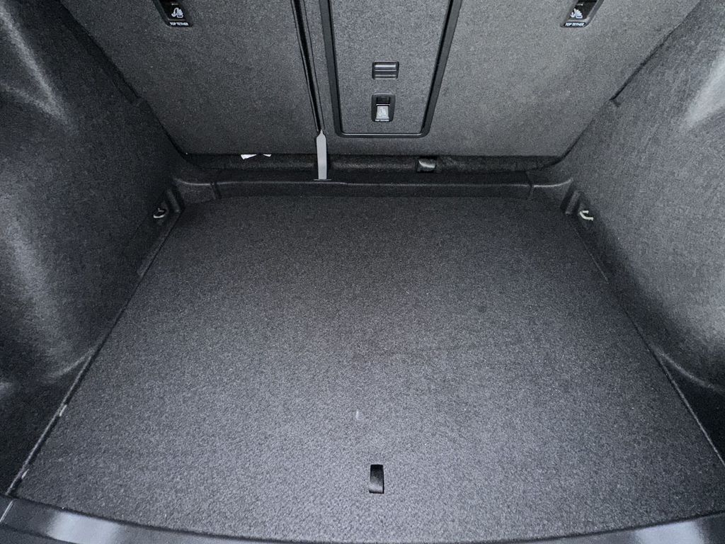 Thumbnail: 2025 Volkswagen Taos - 16