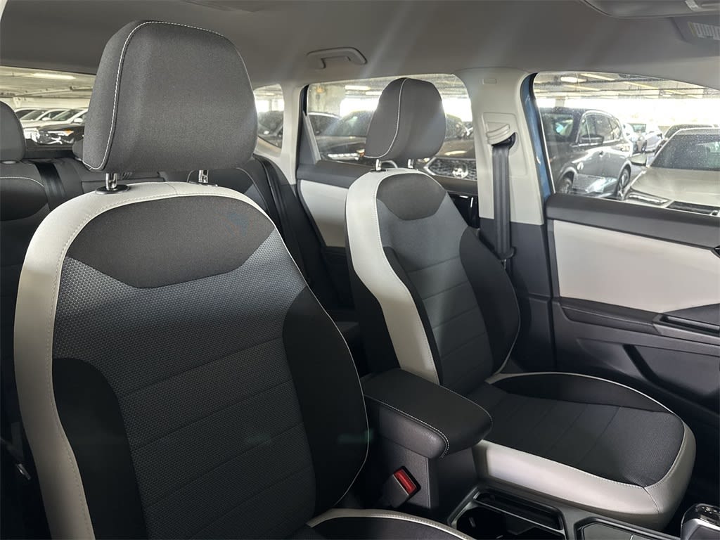 Thumbnail: 2025 Volkswagen Taos - 11