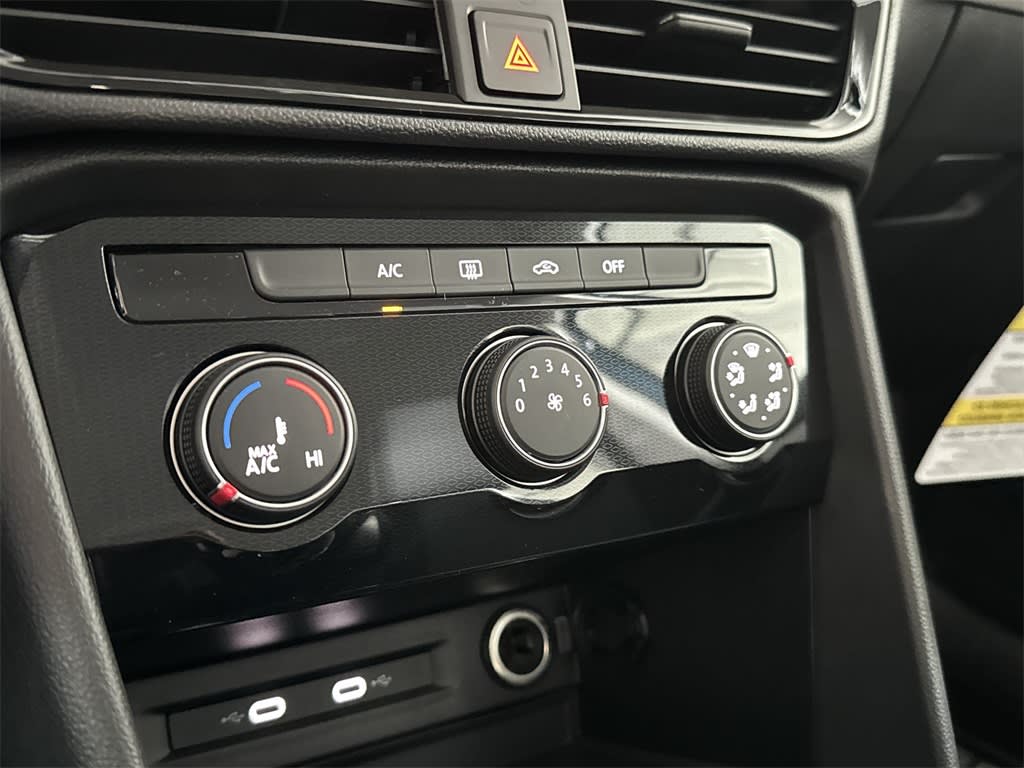 Thumbnail: 2025 Volkswagen Taos - 27