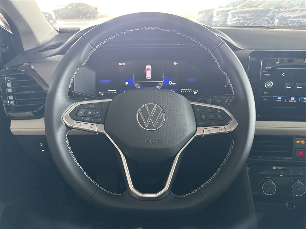 Thumbnail: 2025 Volkswagen Taos - 9